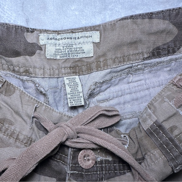 Vintage Y2K Abercrombie & Fitch Low Rise Camo Cargo Pants Size Small - Picture 11 of 14